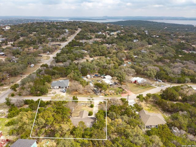 1548 VALLEY FRST, Canyon Lake, TX 78133