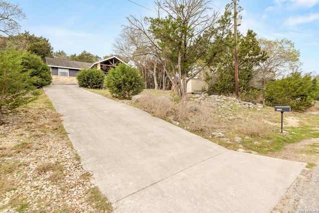 1548 VALLEY FRST, Canyon Lake, TX 78133