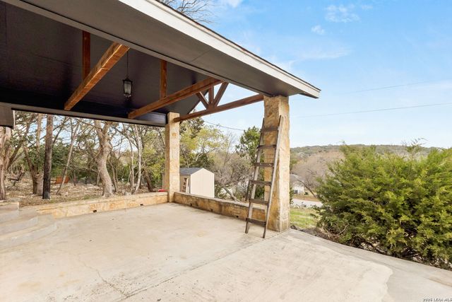 1548 VALLEY FRST, Canyon Lake, TX 78133