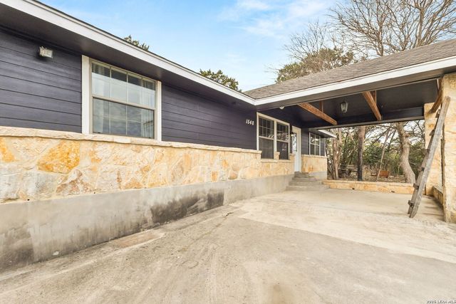 1548 VALLEY FRST, Canyon Lake, TX 78133