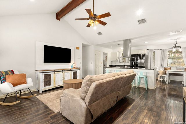 1548 VALLEY FRST, Canyon Lake, TX 78133