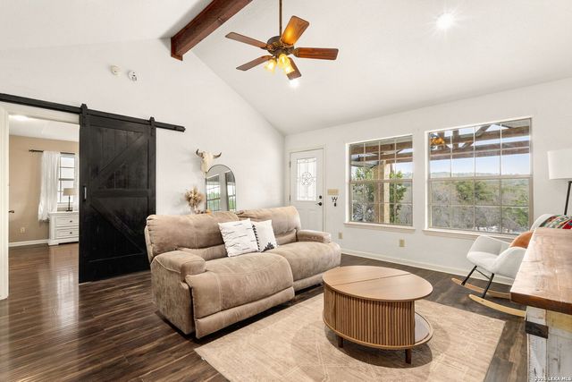 1548 VALLEY FRST, Canyon Lake, TX 78133