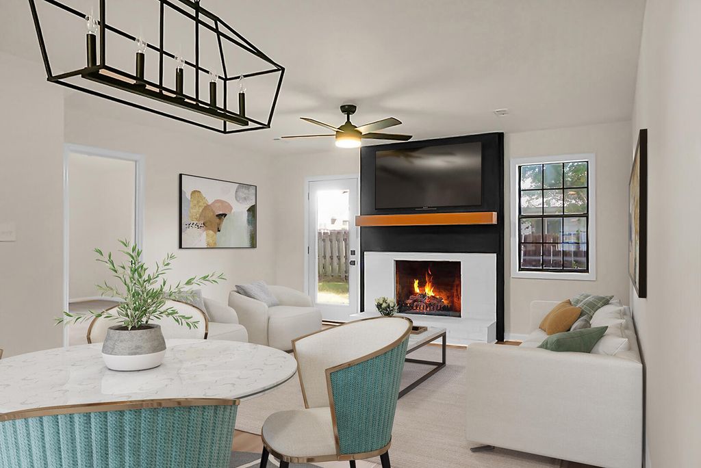 Image 2 of property listing at 7650 Oldridge Road, North Charleston, SC 29418