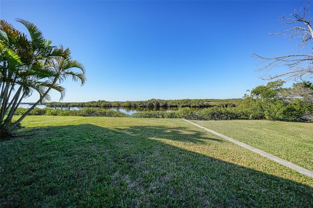 554 PARKWOOD AVENUE, North Port, FL 34287