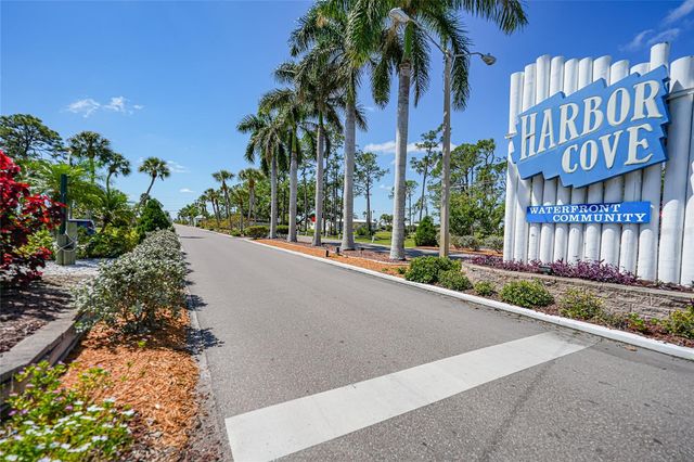 554 PARKWOOD AVENUE, North Port, FL 34287