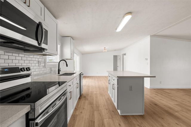 5632 Fm 1094, Sealy, TX 77474