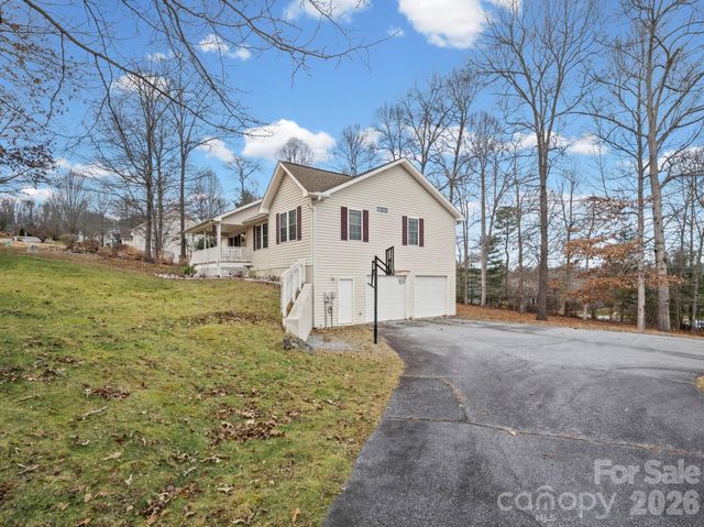 80 Pottery Terrace Trail, Flat Rock, NC 28731