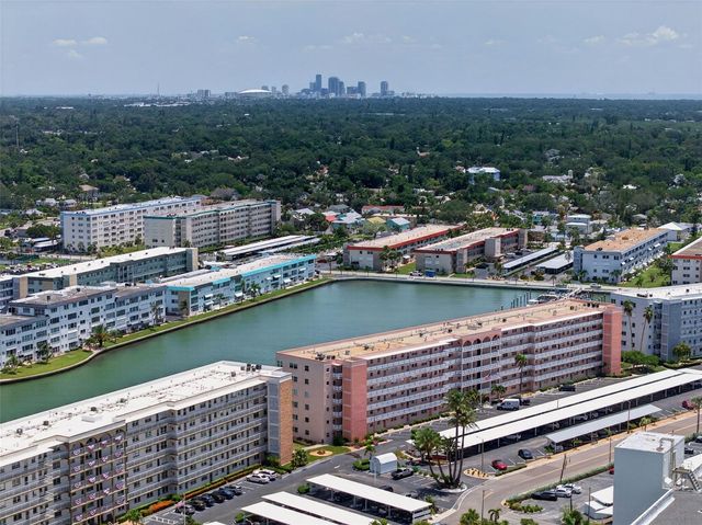 6025 SHORE BOULEVARD S 304, Gulfport, FL 33707