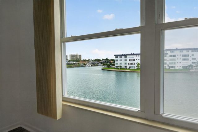 6025 SHORE BOULEVARD S 304, Gulfport, FL 33707