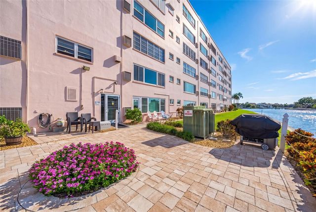 6025 SHORE BOULEVARD S 304, Gulfport, FL 33707