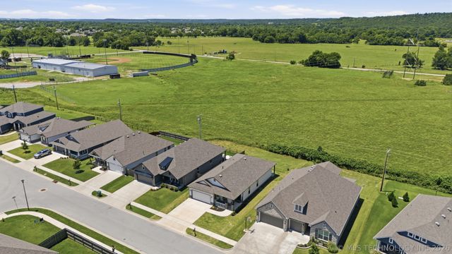 5310 S Andros Avenue, Sand Springs, OK 74063