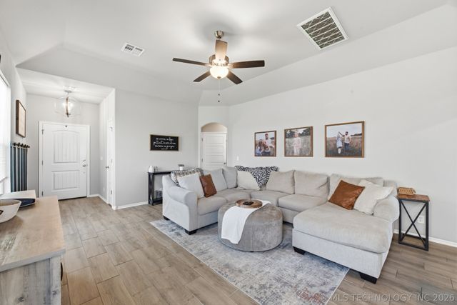 5310 S Andros Avenue, Sand Springs, OK 74063