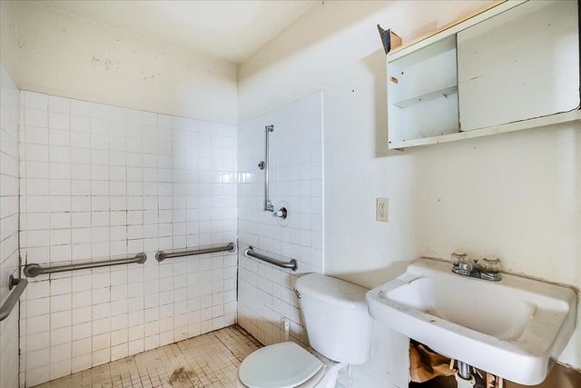 1607 E Del Mar St, Wichita, KS 67216