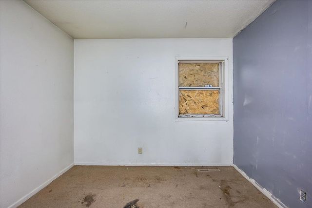 1607 E Del Mar St, Wichita, KS 67216