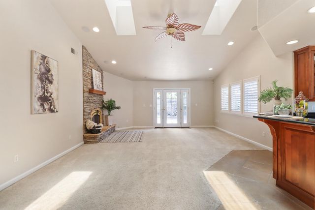 6906 Paseo Del Sol Way, Elk Grove, CA 95758