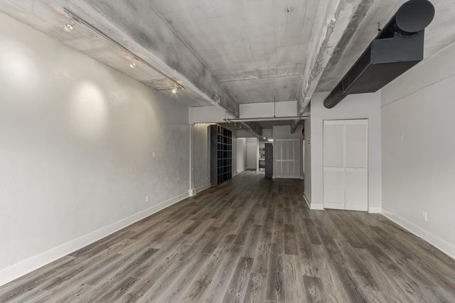 408 S Front St Apt 206, Memphis, TN 38103