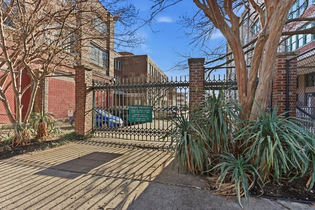 408 S Front St Apt 206, Memphis, TN 38103