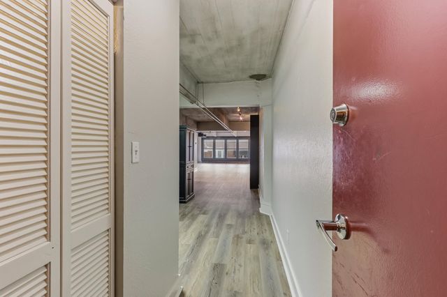 408 S Front St Apt 206, Memphis, TN 38103