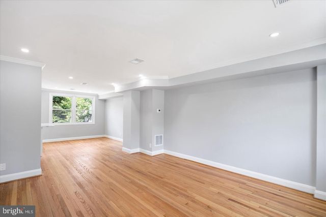 3551 SHANNON DR, Baltimore, MD 21213