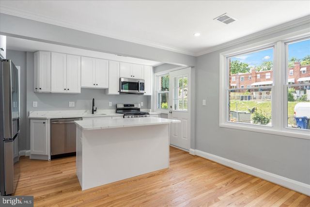 3551 SHANNON DR, Baltimore, MD 21213