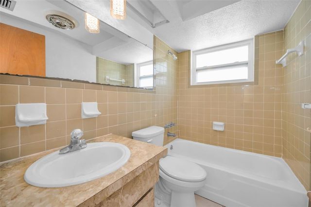 6136 11TH AVENUE, New Port Richey, FL 34653