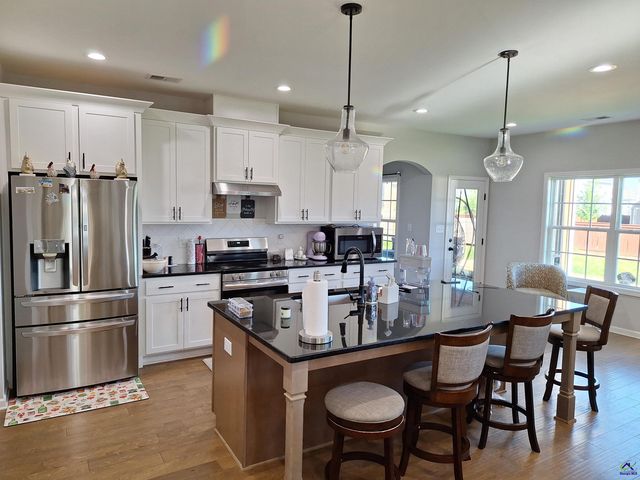 420 Cambrian Drive, Kathleen, GA 31047