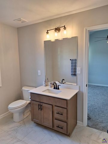 420 Cambrian Drive, Kathleen, GA 31047