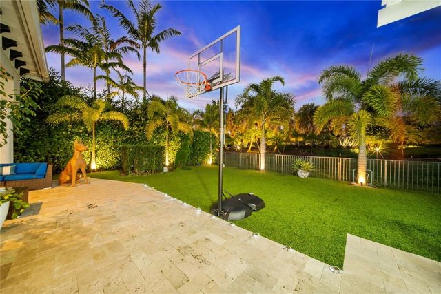 9527 Exbury Court, Parkland, FL 33076