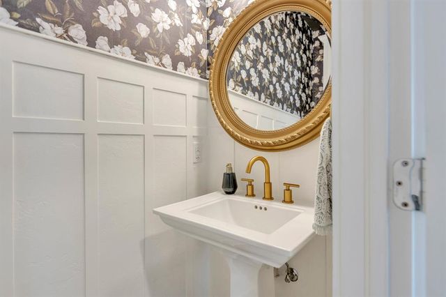 1917 N Shartel Avenue, Oklahoma City, OK 73103