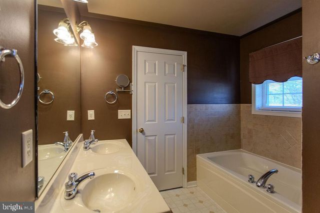 11 IRVIN DRIVE, Shippensburg, PA 17257