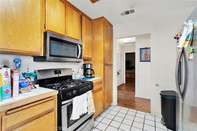 15837 Sandalwood, Victorville, CA 92395