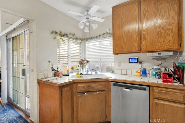 15837 Sandalwood, Victorville, CA 92395