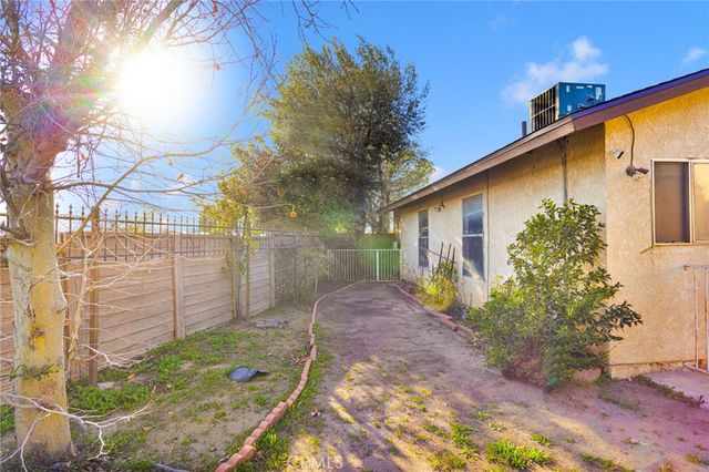 15837 Sandalwood, Victorville, CA 92395