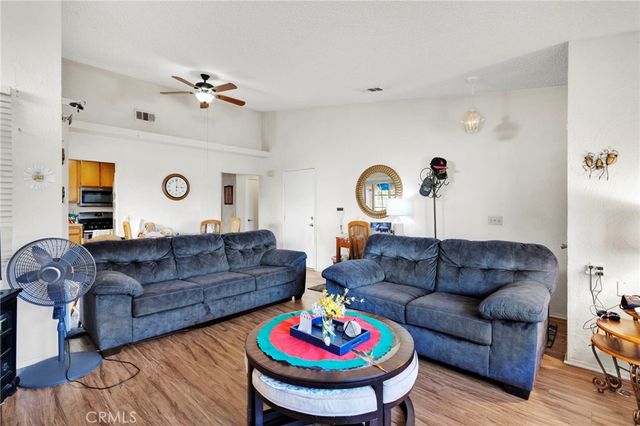 15837 Sandalwood, Victorville, CA 92395