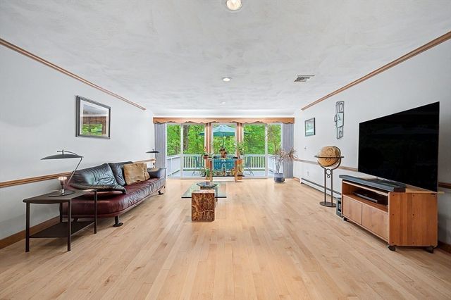 10 Benson Rd, Hopkinton, MA 01748