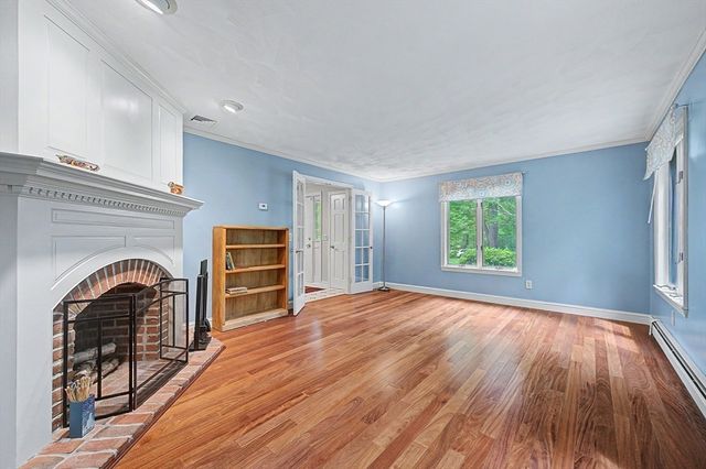 10 Benson Rd, Hopkinton, MA 01748