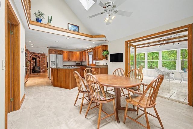 10 Benson Rd, Hopkinton, MA 01748