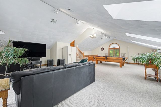 10 Benson Rd, Hopkinton, MA 01748
