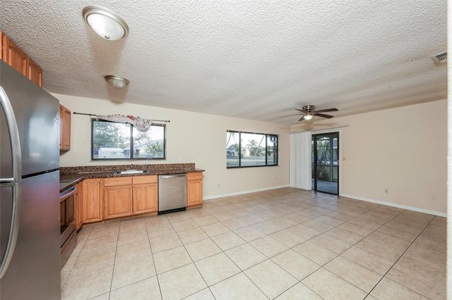 2299 SE Rainier Rd, Port St Lucie, FL 34952