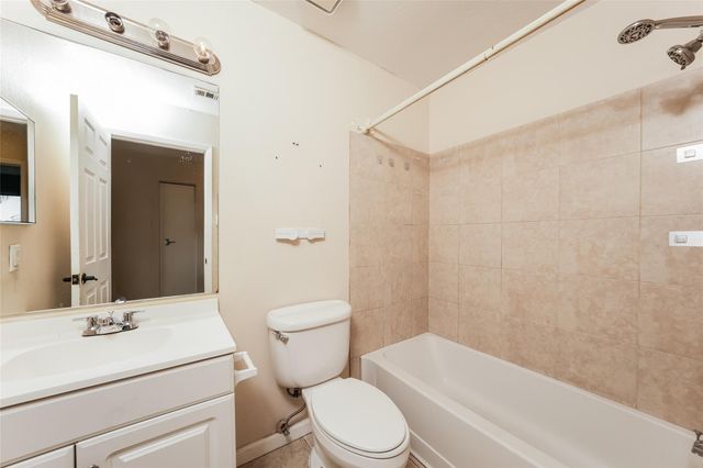 2299 SE Rainier Rd, Port St Lucie, FL 34952