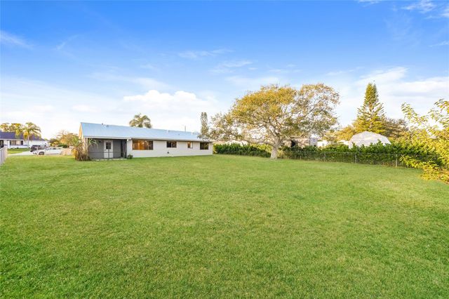 2299 SE Rainier Rd, Port St Lucie, FL 34952