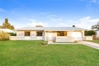 2299 SE Rainier Rd, Port St Lucie, FL 34952