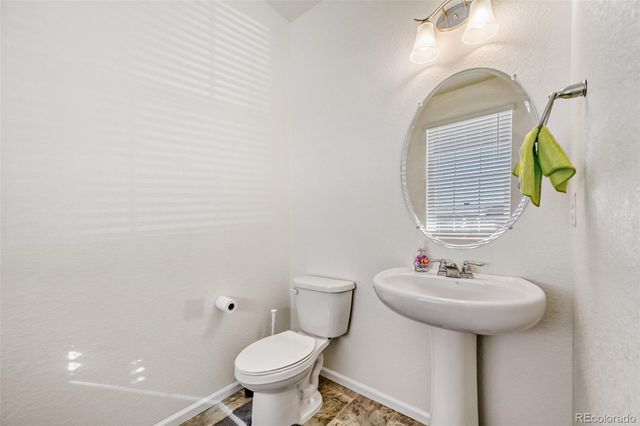 6070 N Gibralter Court, Aurora, CO 80019