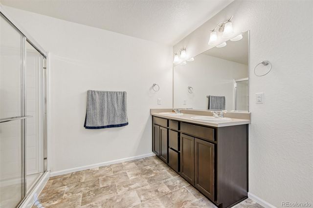 6070 N Gibralter Court, Aurora, CO 80019