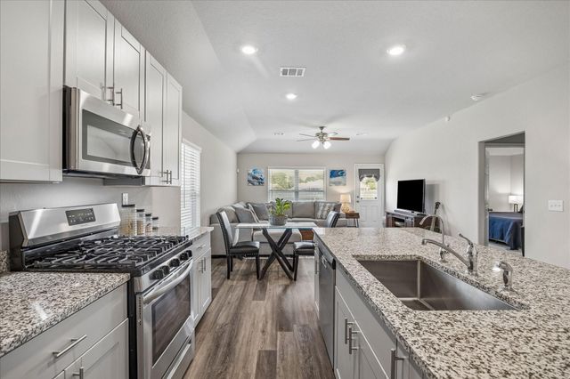 305 Cumberland Forest Drive, Magnolia, TX 77354