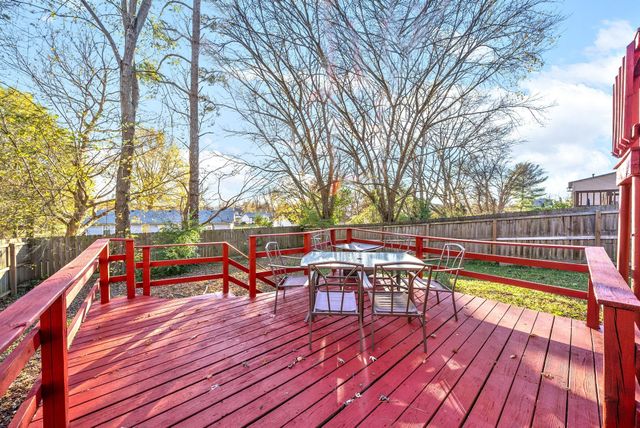 434 Bluff Dr, Clarksville, TN 37043