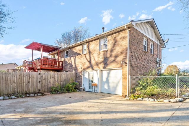 434 Bluff Dr, Clarksville, TN 37043