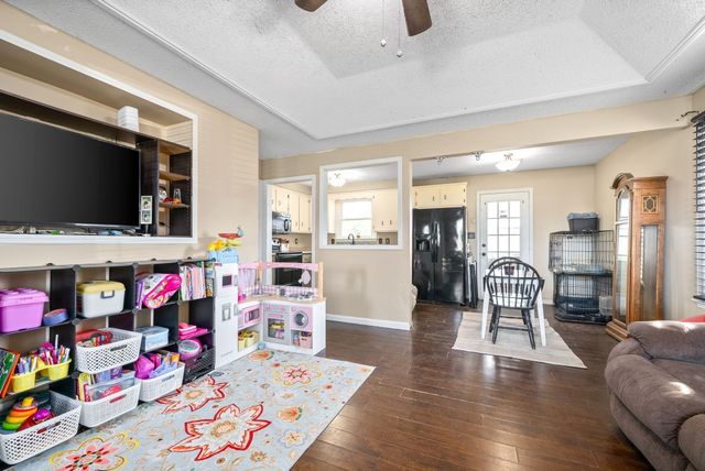 434 Bluff Dr, Clarksville, TN 37043