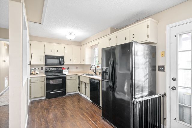 434 Bluff Dr, Clarksville, TN 37043