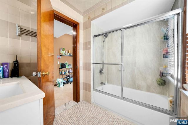 79 Moonachie Road, Moonachie, NJ 07074
